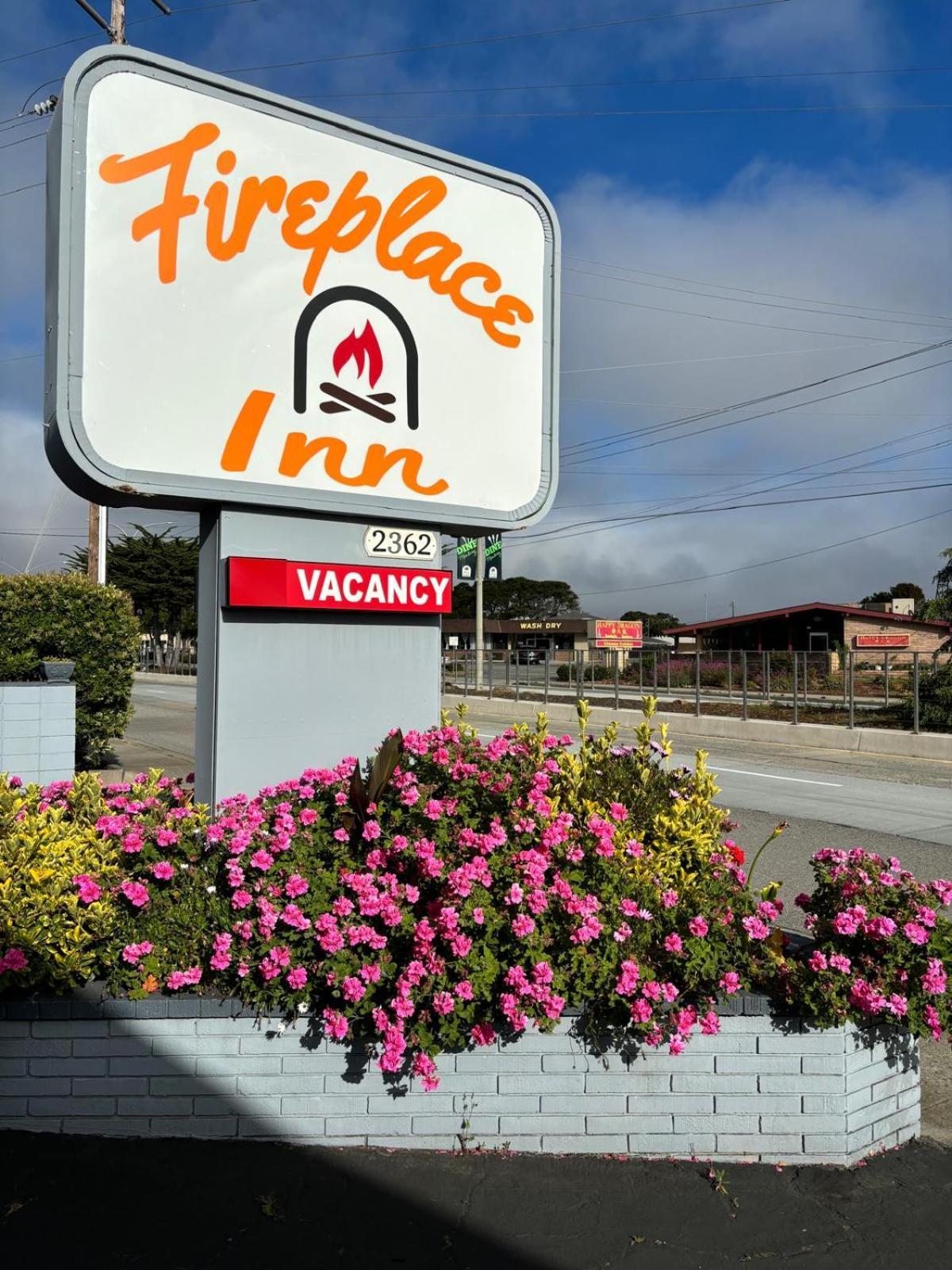 The Monterey Fireplace Inn Экстерьер фото